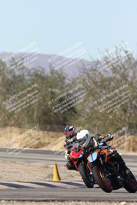 media/Dec-01-2025-Moto Forza (Mon) [[2daa91e15f]]/3-Beginner Group/Session 3 (Turn 3)/